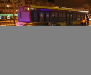 Kierowca wjechał w przystanek Warszawa