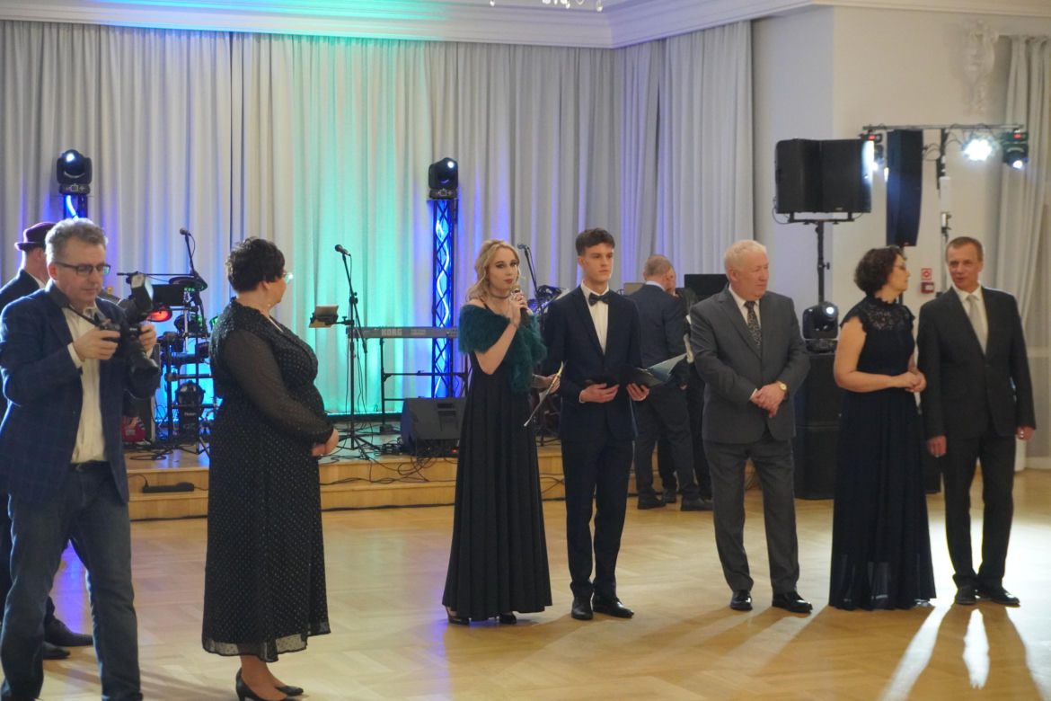 Studniówka 2025 2 Liceum Ogólnokształcącego im. płk. Leopolda Lisa-Kuli w Rzeszowie