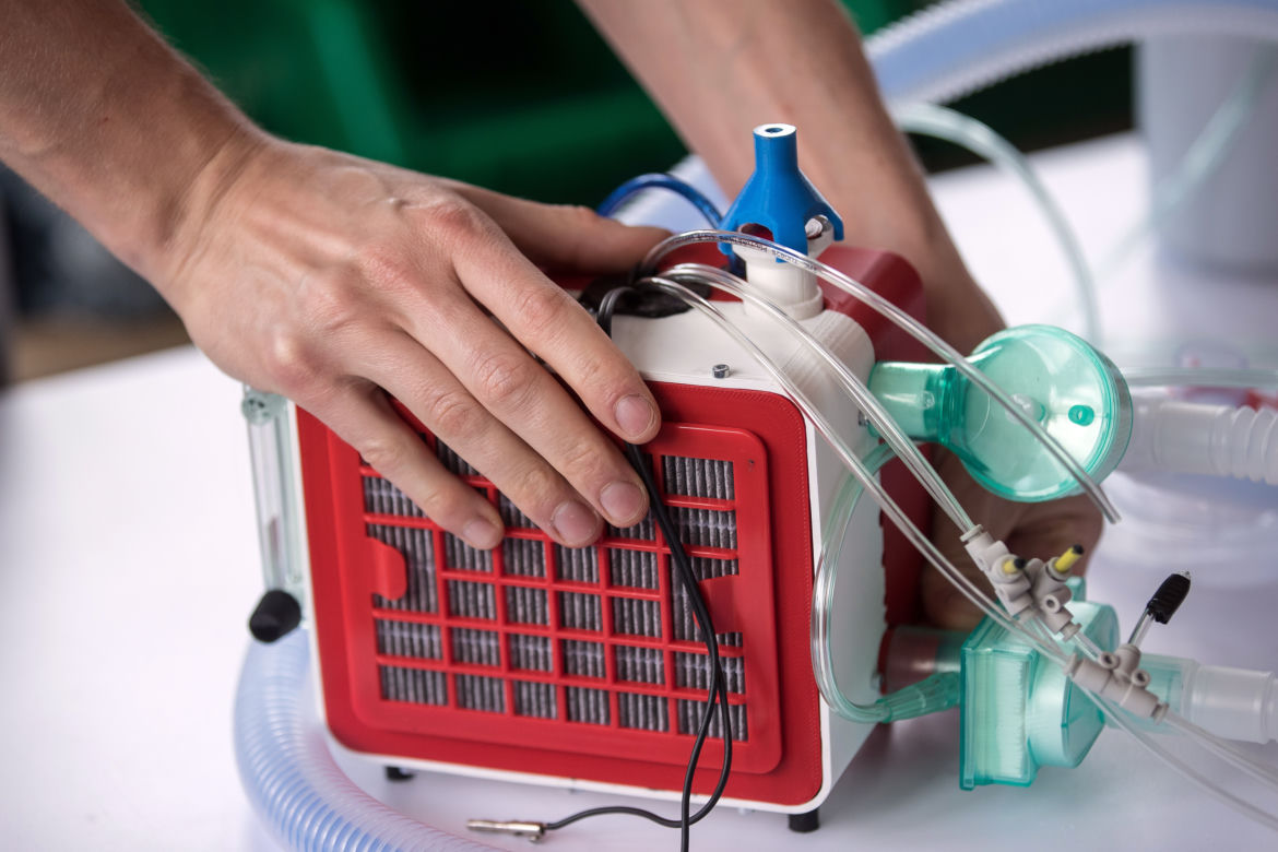 Tak drukują respiratory dla szpitali