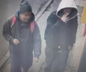 Ruda Śląska: Wszedł do kościoła i ukradł świecznik ze skarbonką. Rozpoznajesz go?
