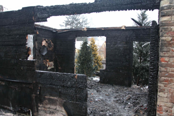 Ratowała sąsiadów z pożaru, osierociła synka. Tragedia na Mazowszu