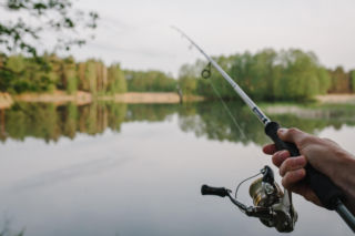 Poszedł na ryby i znalazł ludzki szkielet! Wstrząsające odkrycie w Szczecinku