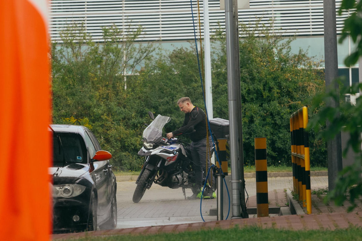 Minister Jakub Stefaniak odpicował sobie maszynę