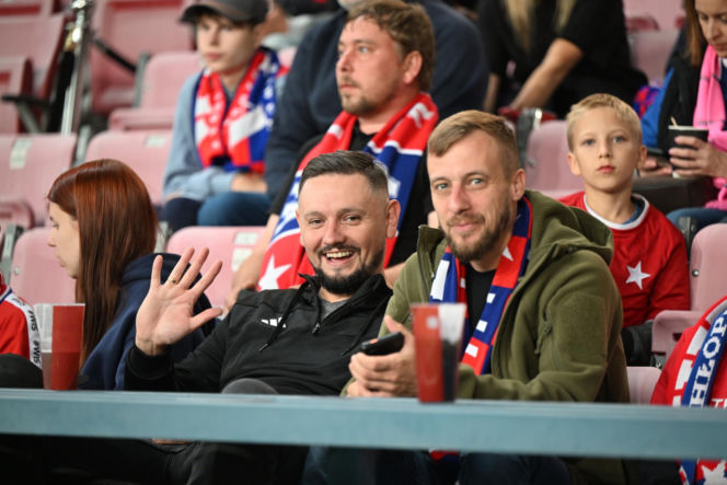 Tak kibice Wisły Kraków bawili się na trybunach. Znajdź się na zdjęciach