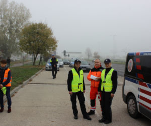 Rozbłyśnij rozsądkiem - załóż odblask - akcja policji w powiecie toruńskim