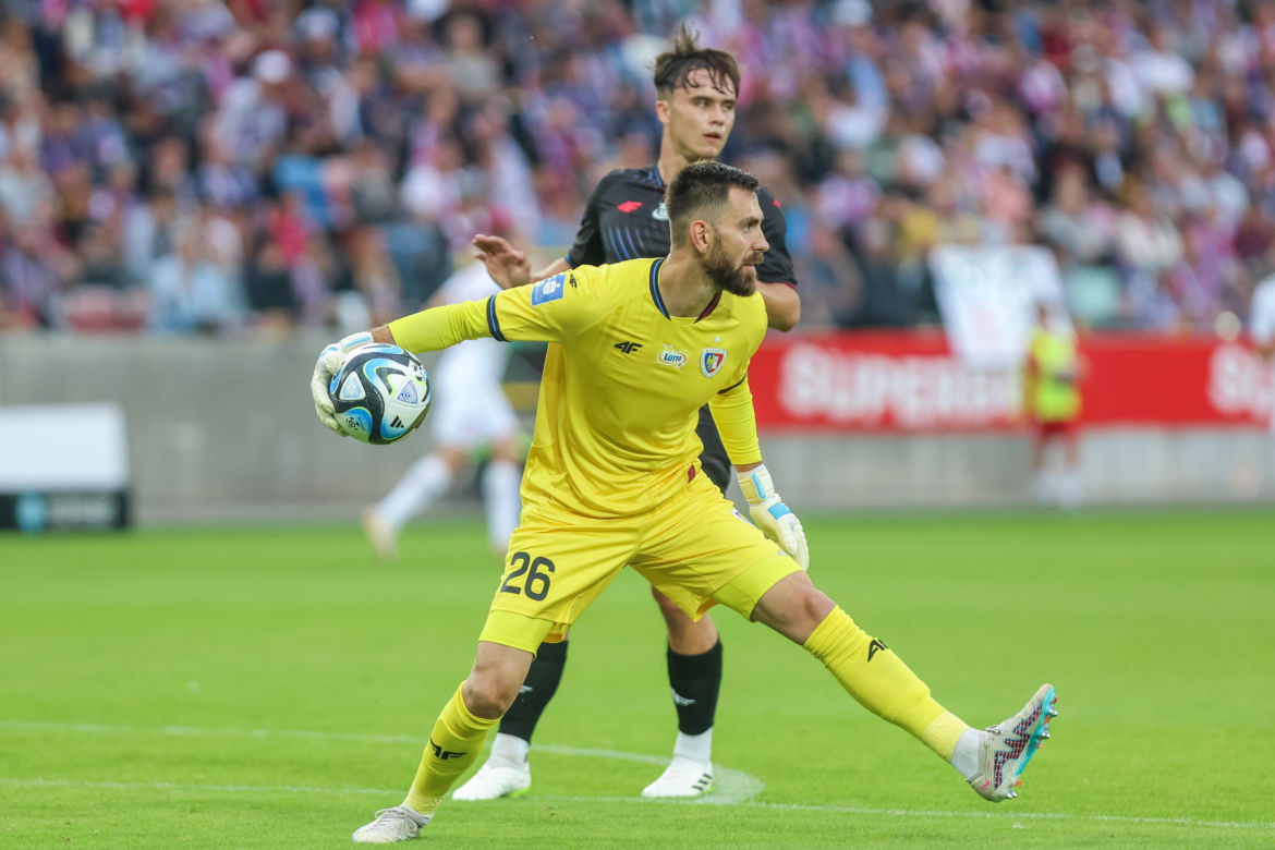 Sportowe emocje na trybunach podczas meczu Górnik Zabrze - Piast Gliwice