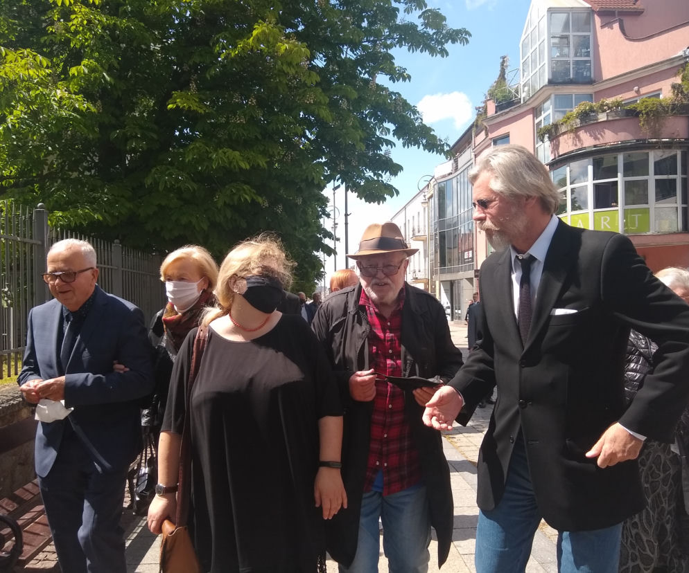 Pogrzeb Jerzego Pilcha w Kielcach. Przyjechali m.in. Grzegorz Turnau i Jan Nowicki