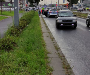 Potrącenie rowerzysty w Toruniu. Cyklista trafił do szpitala