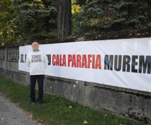 Protest w sprawie odwołania proboszcza w Grojcu