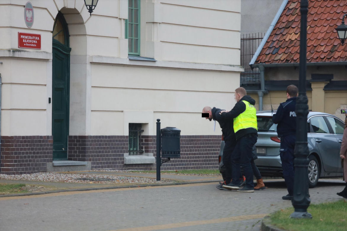 Wjechał w pieszego i zostawił w rowie na pewną śmierć. Zarzuty dla 41-latka