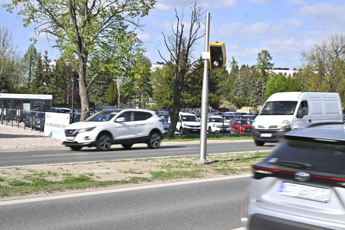 "Ulubiony" fotoradar warszawskich kierowców ponownie zniszczony. Działał 24 godziny