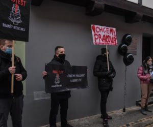 Protest branży weselnej w Toruniu. List do rządu, postulaty i tort