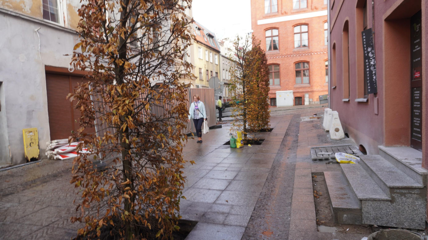 Alejka w centrum Olsztyna zmieniła się nie do poznania. Będzie najpiękniejsza w mieście? [ZDJĘCIA]