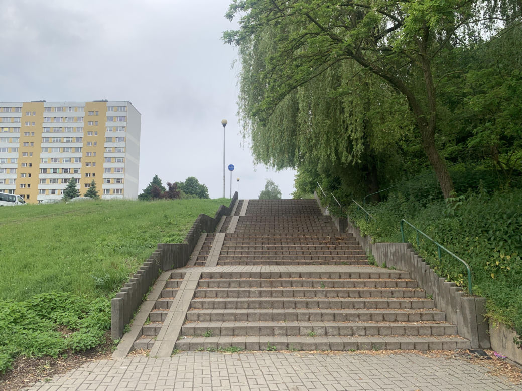 Schody dzielą ścieżkę rowerową. W internecie pojawiła się dyskusja na temat lubelskiej infrastruktury 