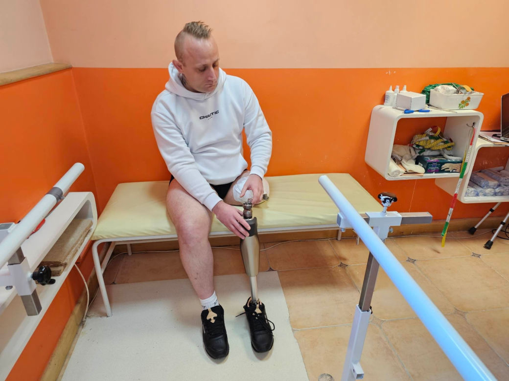 W 2019 roku stracił nogę w wypadku teraz dostał najnowocześniejszą protezę