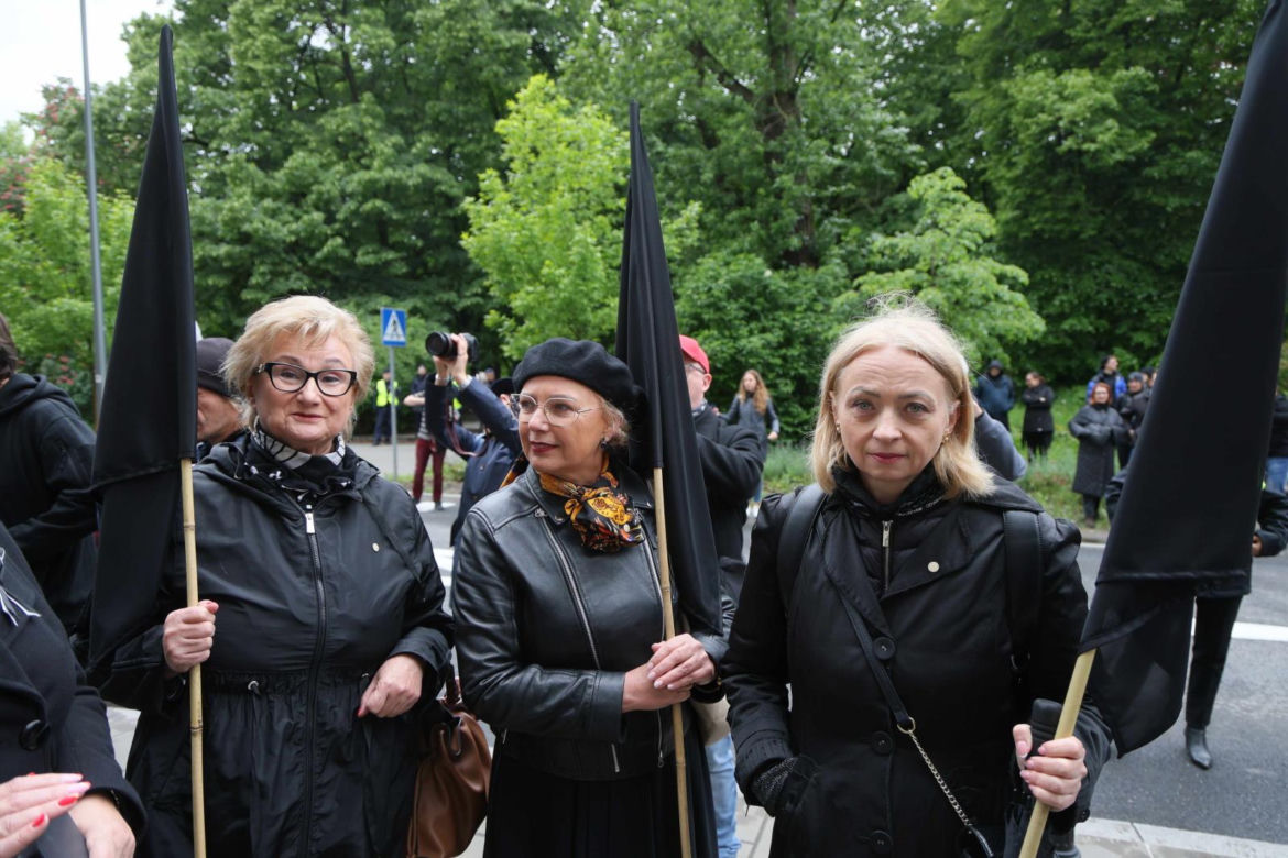 Marsz Milczenia w Warszawie. Marsz medyków przeciw przemocy 