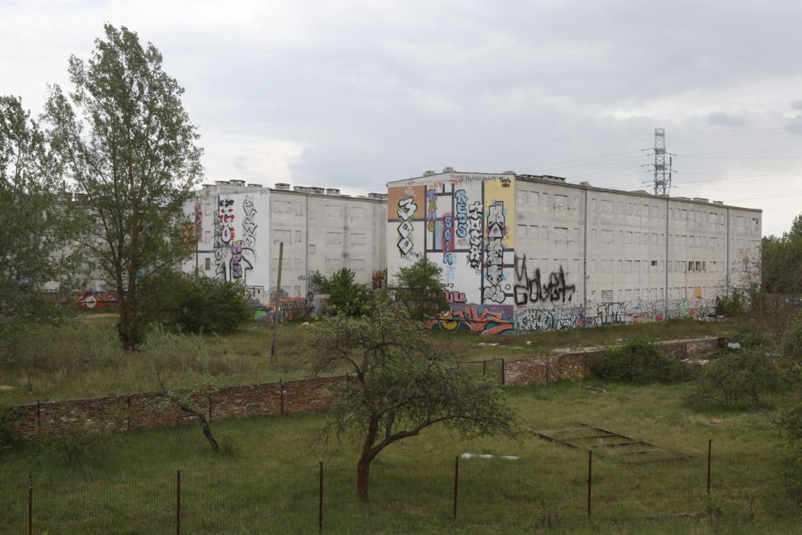„Czarnobyl” Warszawy zniknie z mapy. „Smród, fetor i grzyb”. Tak wyglądało życie w „13 dzielnicy”