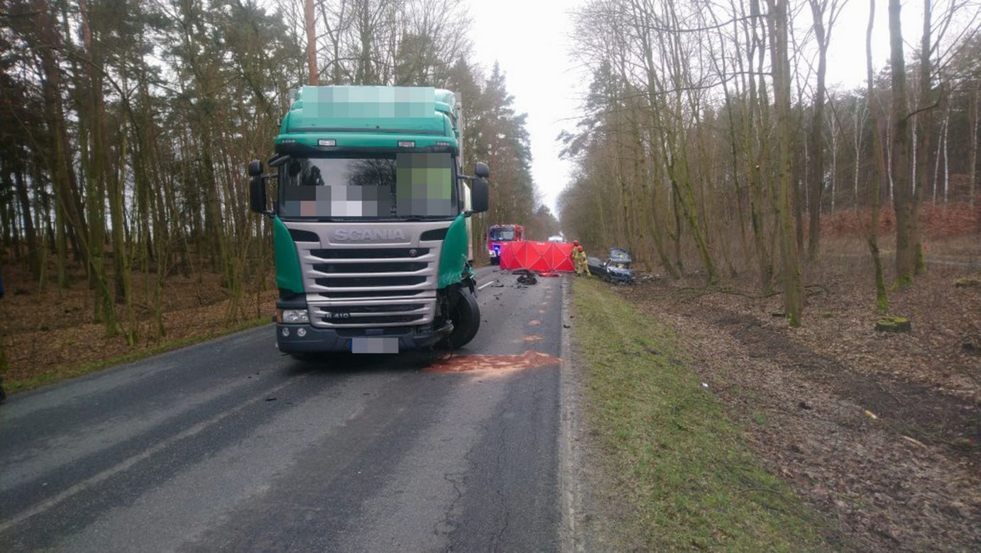 19-letnia Weronika zginęła pod Bydgoszczą. Z wraku wydobyto jej narzeczonego 