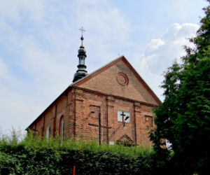 To jedno z najpiękniejszych miast w województwie łódzkim. Kiedyś było związane z Krakowem