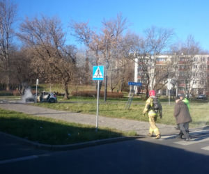 Lublin: POŻAR samochodu na Podzamczu! Auto w płomieniach. DUŻE utrudnienia [ZDJĘCIA]