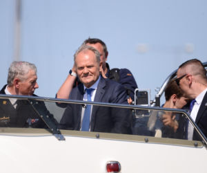 Święto Wojska Polskiego. Donald Tusk na jachcie w Gdyni.