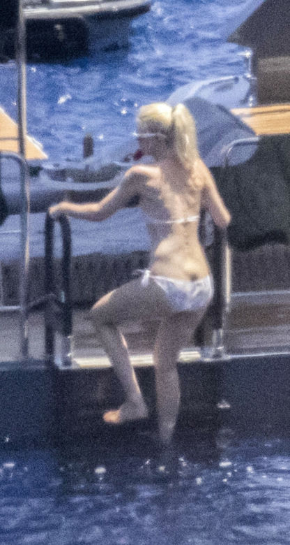 Claudia Schiffer w wieku 52 lat - tak zmieniła się legendarna modelka
