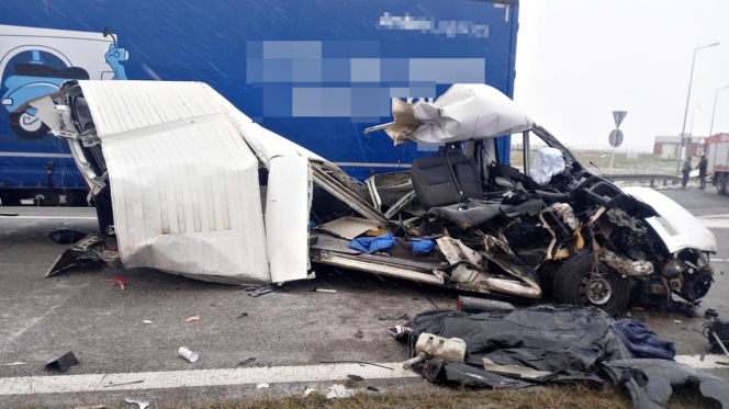 Chojny. Śmiertelny wypadek na S8. Cztery osoby nie żyją [ZDJĘCIA].