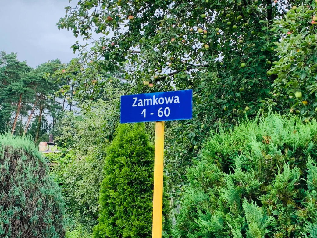 Zamek powstał w latach 90. w Żurczynie koło Bydgoszczy, prawdopodobnie na wzór niemieckiego pałacu Drachenburg