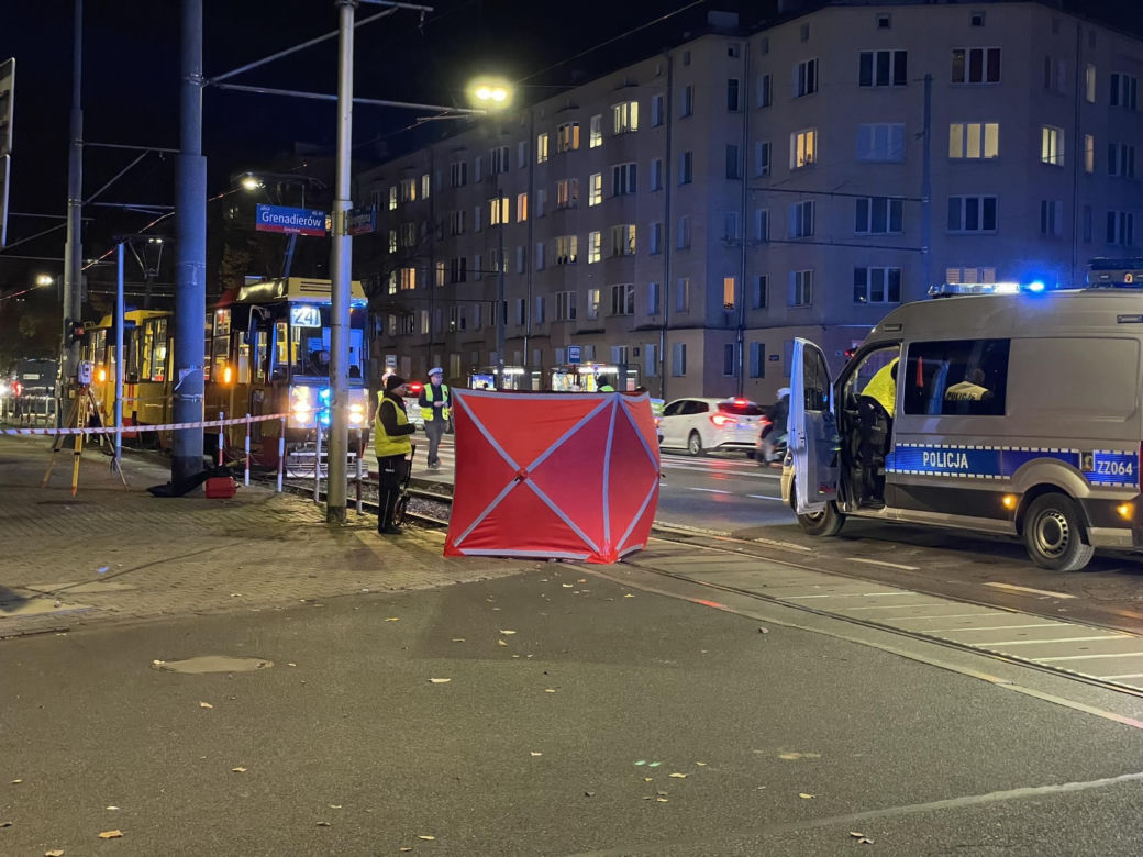 Śmiertelny wypadek na al. Waszyngtona. Tramwaj potrącił pieszego