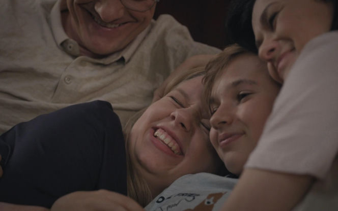 M jak miłość, odcinek 1898: Kinga (Katarzyna Cichopek), Lenka (Olga Cybińska), Misiek (Aleksander Bożyk), Piotrek (Marcin Mroczek)