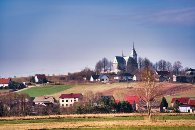 Chełmce. Kościół pw. św. Marii Magdaleny i św. Mikołaja
