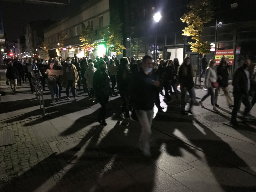 Strajk kobiet w Sosnowcu. Tłumy na ulicach! Wsparcie karetek, medyków i taksówkarzy