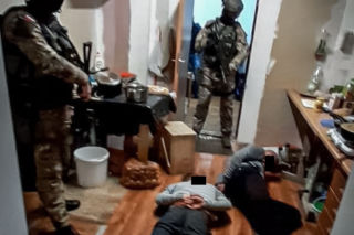 WIELKA AKCJA policji w Łódzkiem: CBŚP rozbiło zorganizowaną grupę przestępczą! [ZDJĘCIA+WIDEO]