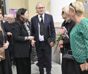 Pogrzeb Igi Cembrzyńskiej. Tłum gwiazd oddaje hołd wielkiej artystce
