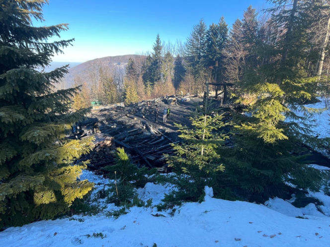 Baciarska Chata stanęła w ogniu, w środku trwało wesele. Wszystko spłonęło