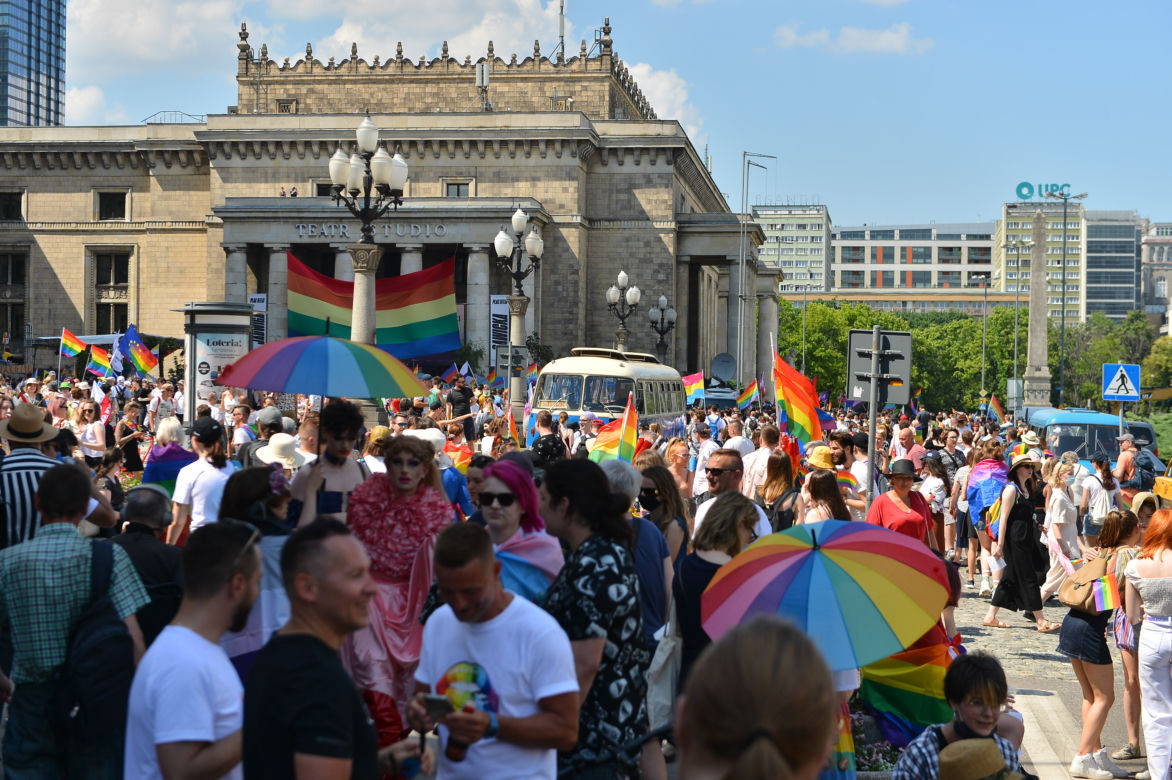 Zobaczcie pozostałe zdjęcia z Parady Równości - przesuń z prawej do lewej, by przejść dalej