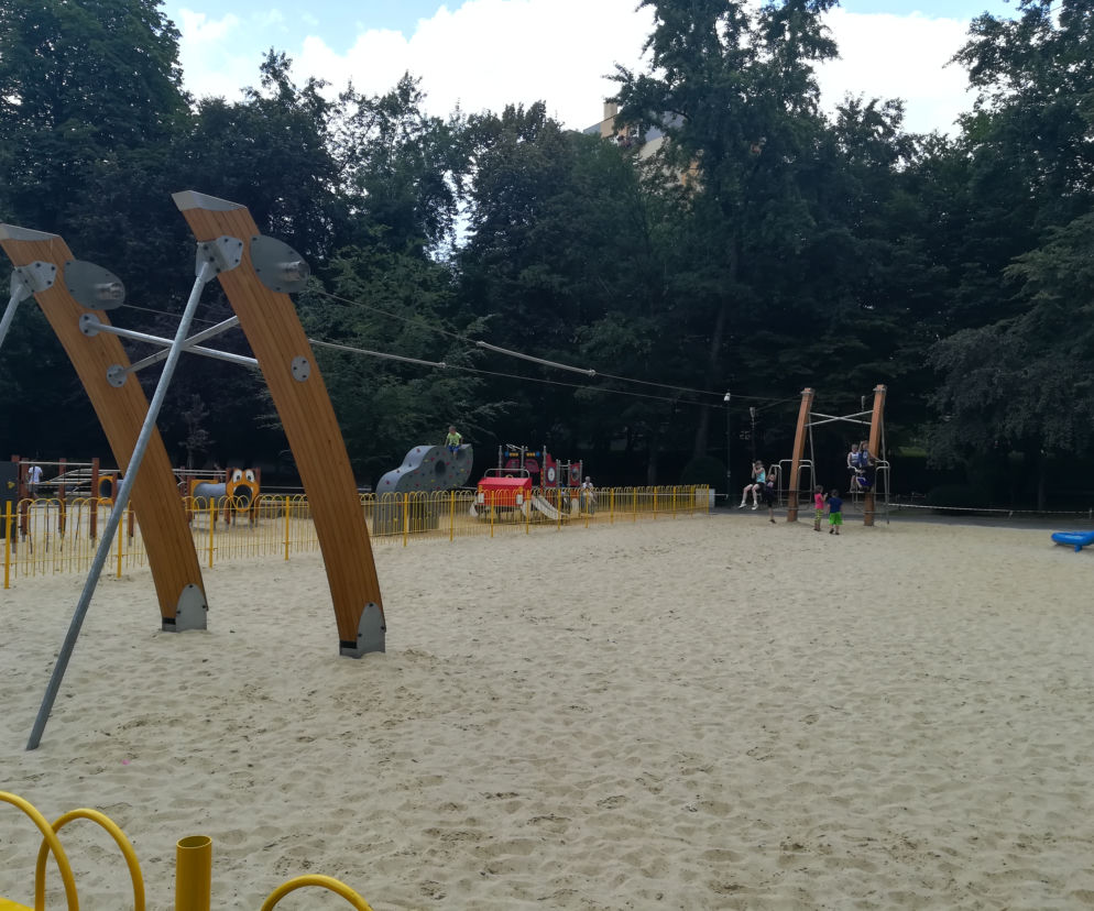 Nowy plac zabaw w Parku Róż w Chorzowie!