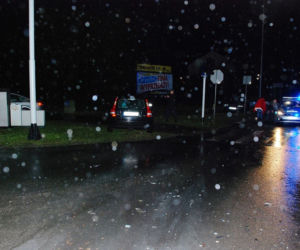 Zignorowała znaki i doprowadziła do czołówki. Naprawa tych aut będzie sporo kosztować 