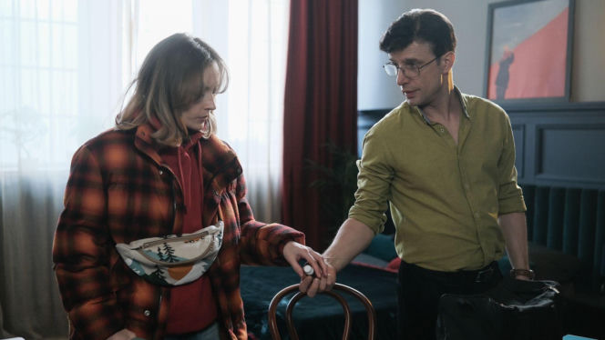 Barwy szczęścia odc. 3398. Diler, Renata (Anna Mrozowska)