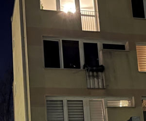 Pożar mieszkania na Saskiej Kępie. Nie żyje starsza kobieta