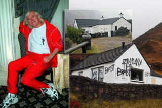 Spalili dom Jimmy'ego Savile'a! Żądają wyburzenia