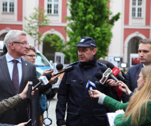 Policyjny Ford Transit za 300 tys. złotych