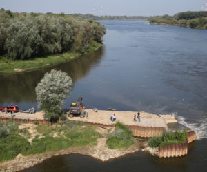 Budowa mostu pontonowego na Wiśle