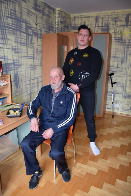 Bezdomny poprosił o bułke, dostał mieszkanie