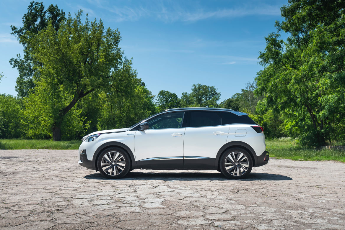 Peugeot 3008 GT HYbrid4 300 KM e-EAT8