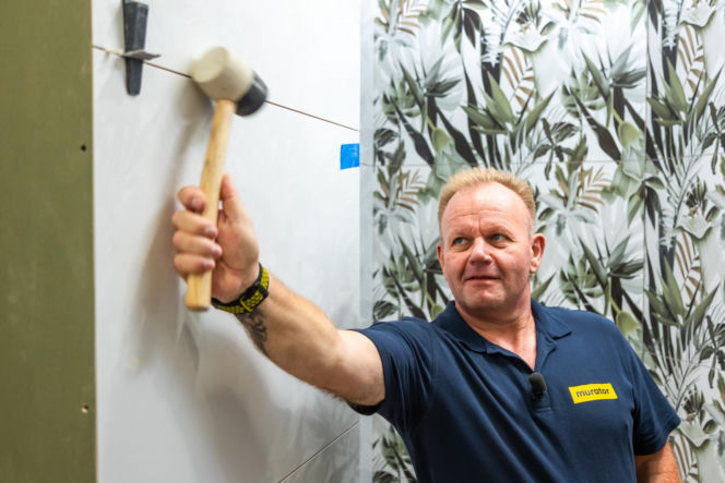 Murator Remontuje, Klejenie i fugowanie płytek