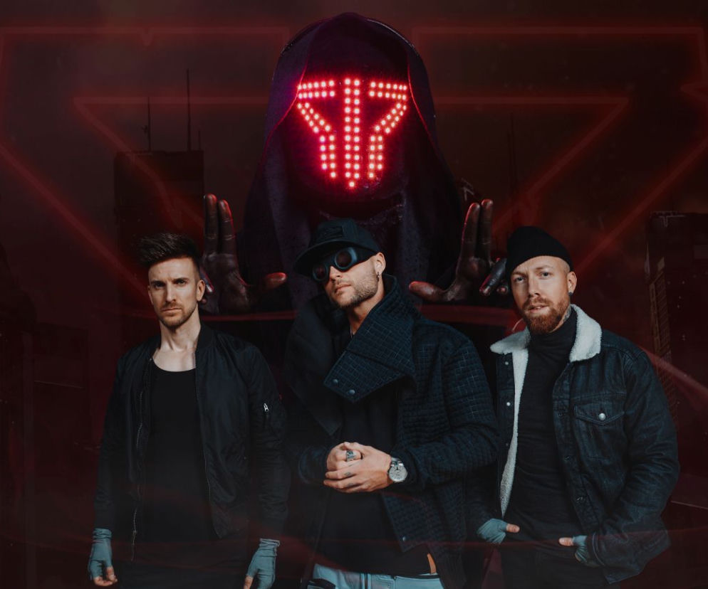 SMASH INTO PIECES - Nowy antywojenny singiel - 'VANGUARD'