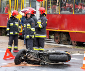 Warszawa: Motocyklista wpadł do busa