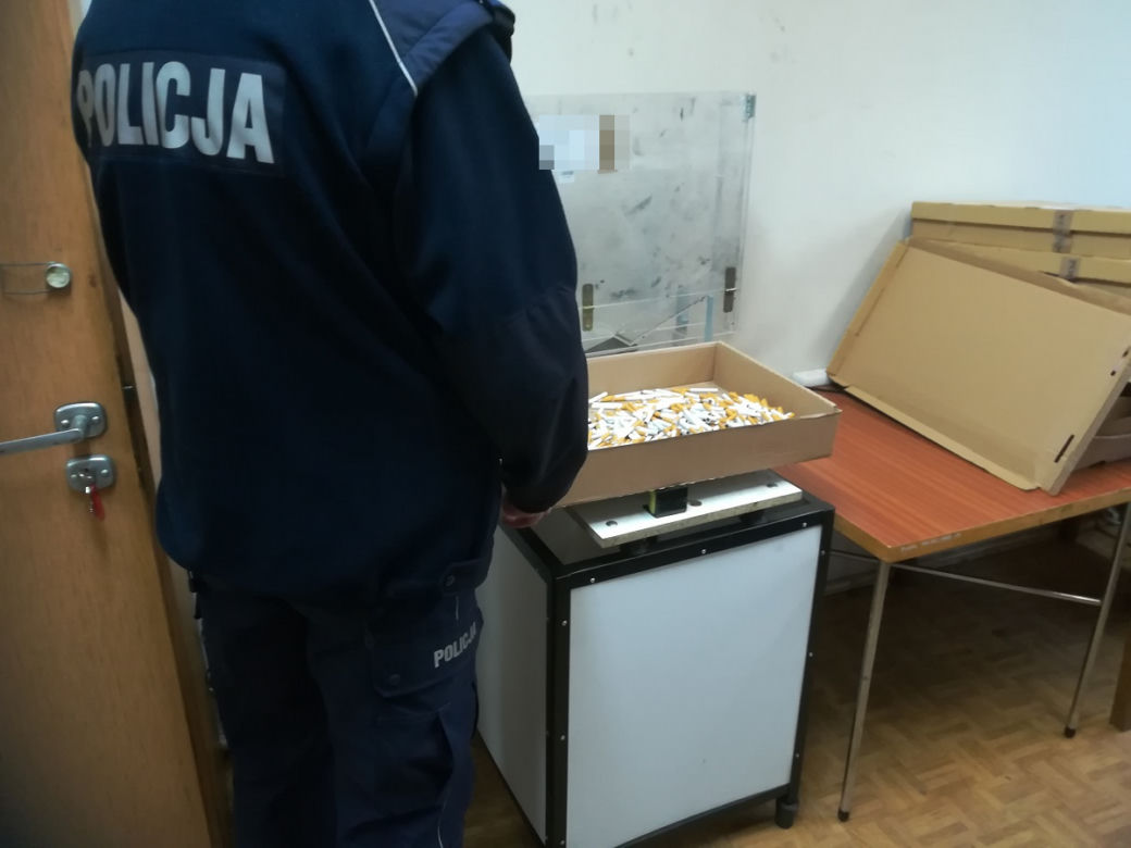 Włocławek: Odkryła nielegalną fabrykę fajek. Interweniowała policja