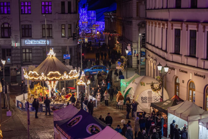 To najbardziej świąteczne miasto w województwie śląskim. Częściowo znajduje się w Małopolsce